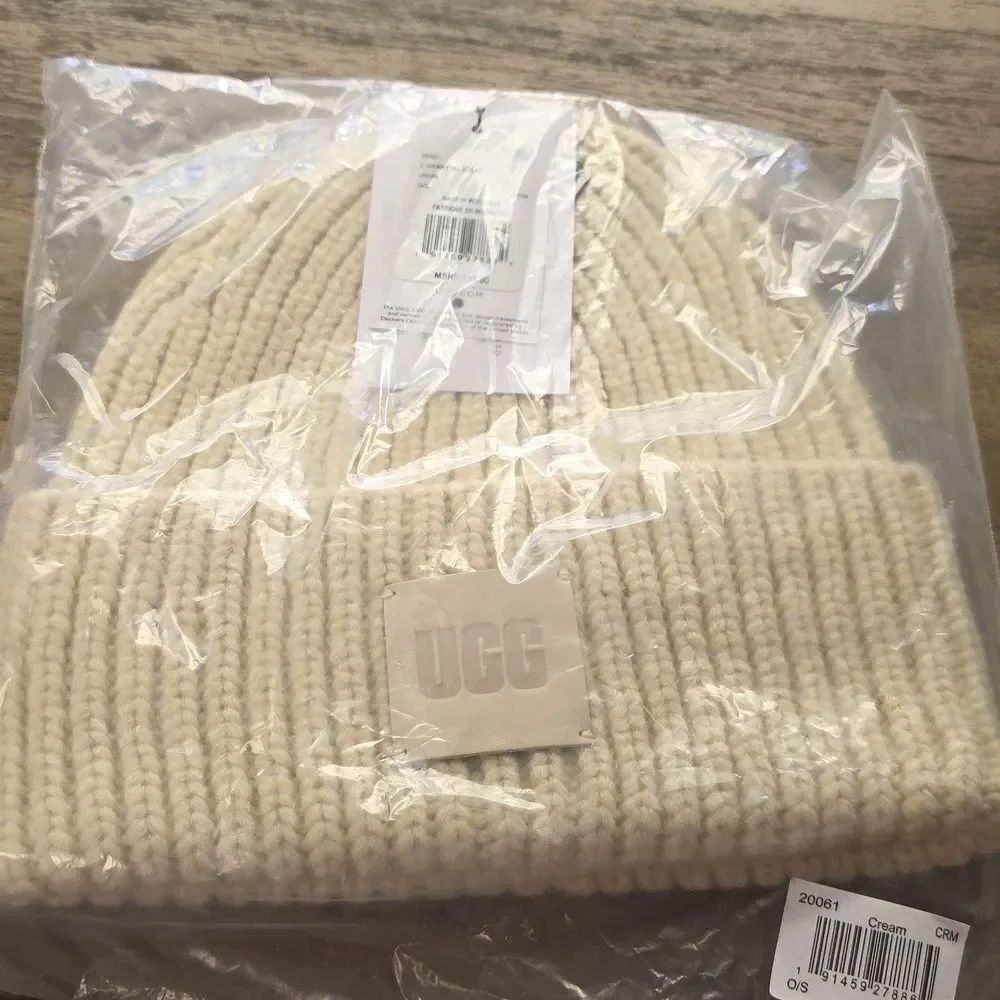 UGG Chunky Rib Beanie - Picture 3 of 3